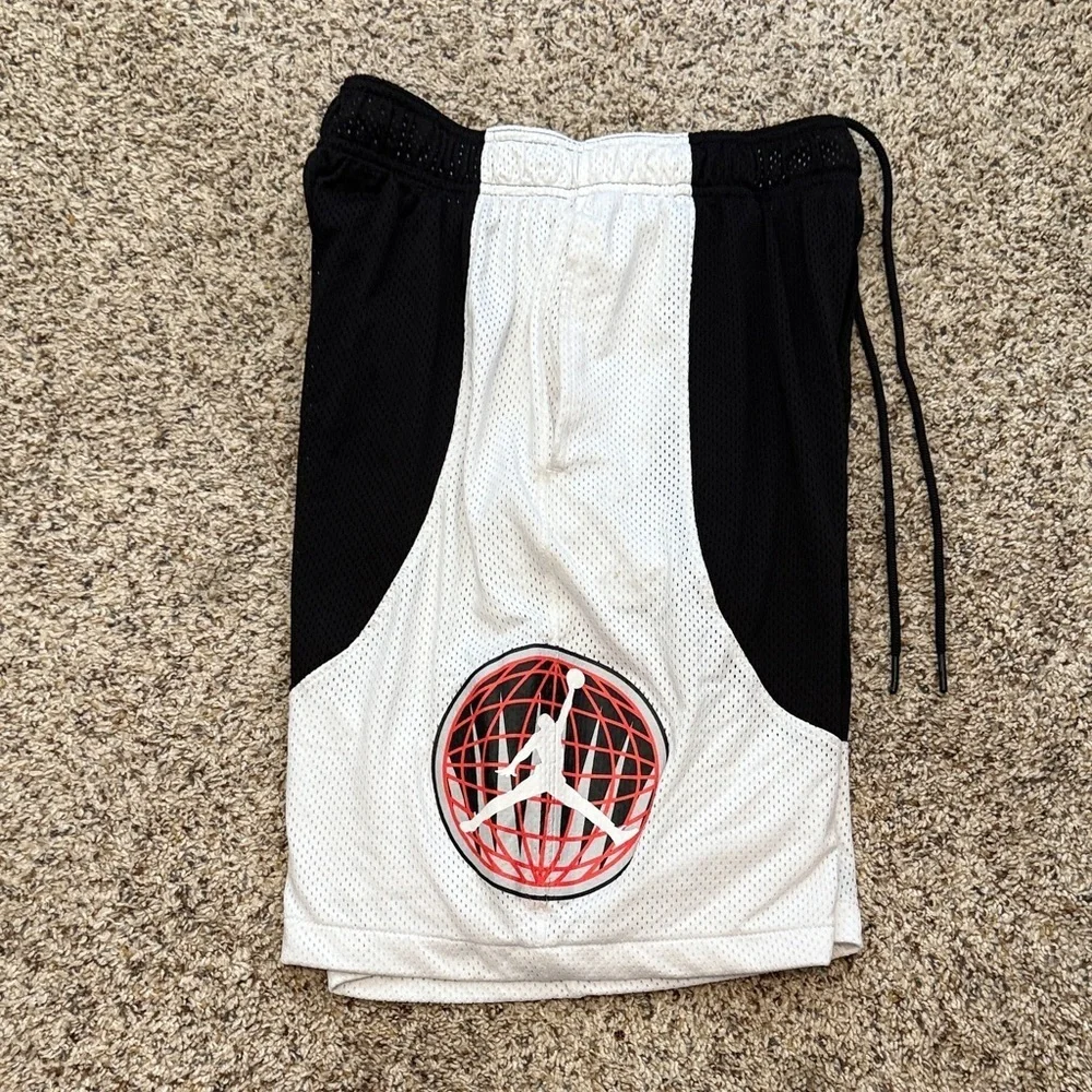Air Jordan Legacy Flight Black White Red Mesh Athletic Basketball Shorts Size M